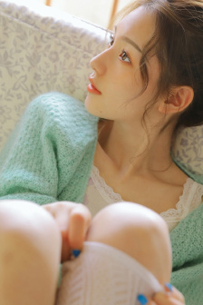 乌克兰美女粉嫩18岁